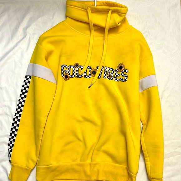 Yellow top - Picture 1 of 1